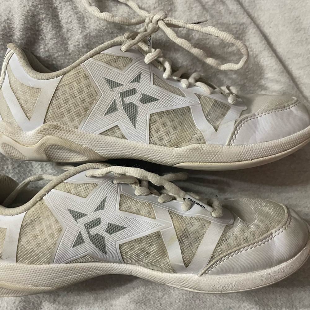 Rebel Ruthless cheer shoes adult size 6